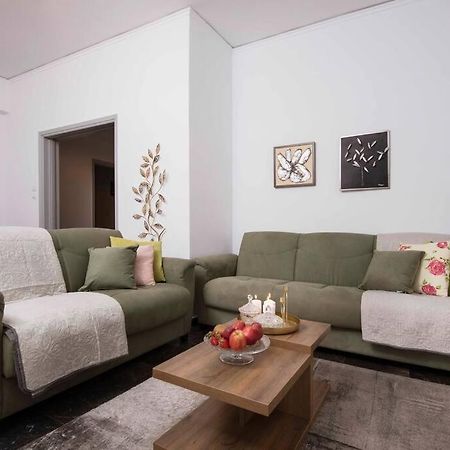 Lovely,Central, Spacious 2-Bedrooms Apartment Le Pirée Extérieur photo