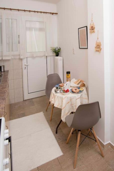 Lovely,Central, Spacious 2-Bedrooms Apartment Le Pirée Extérieur photo