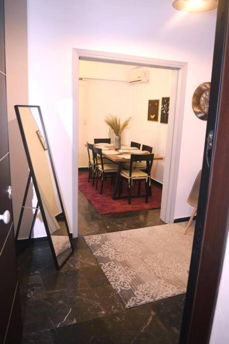Lovely,Central, Spacious 2-Bedrooms Apartment Le Pirée Extérieur photo