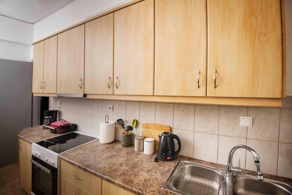 Lovely,Central, Spacious 2-Bedrooms Apartment Le Pirée Extérieur photo