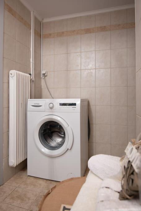 Lovely,Central, Spacious 2-Bedrooms Apartment Le Pirée Extérieur photo